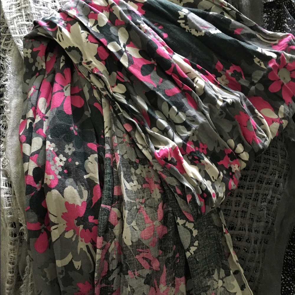 Pink and grey medium weight scarf