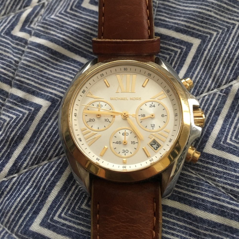 Michael Kors watch does require battery