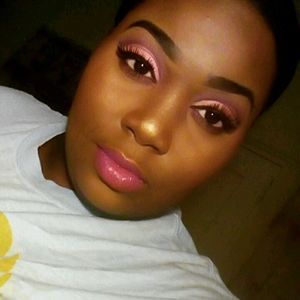 Meet your Posher, Shamalia