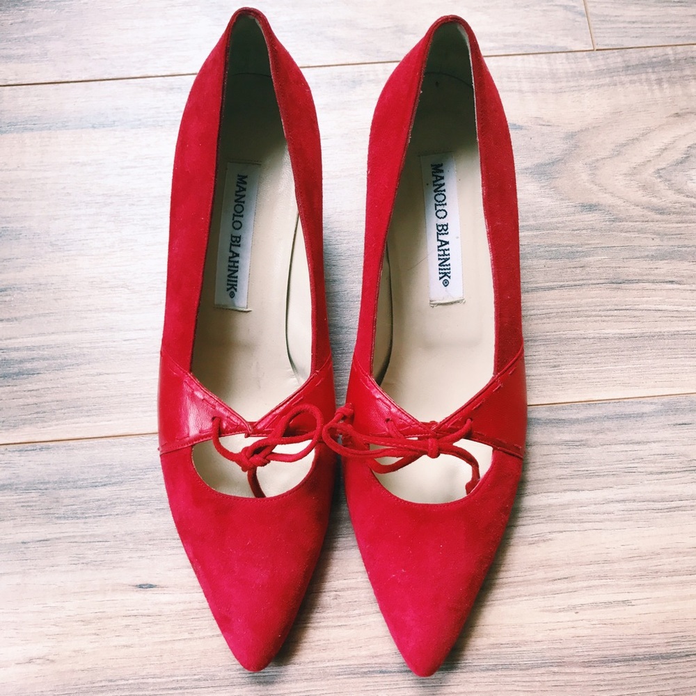 VINTAGE Manolo Blahnik Suede Kitten Heels