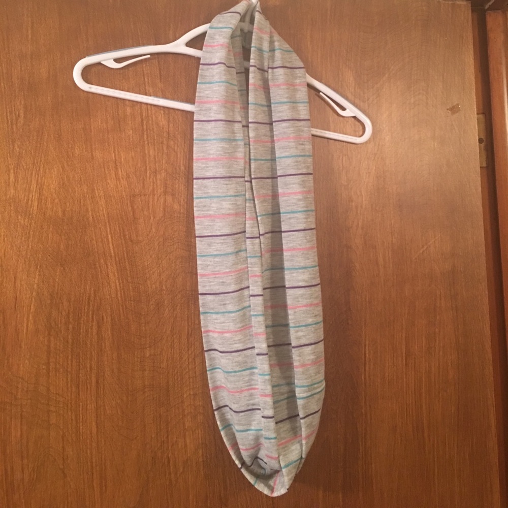 💰ACCEPTING OFFERS💰Infinity scarf