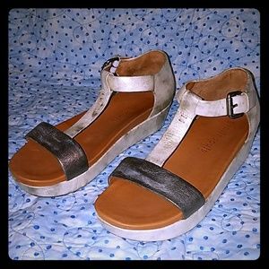 Sz 7 Gentle Souls by Kenneth Cole "Janelle"