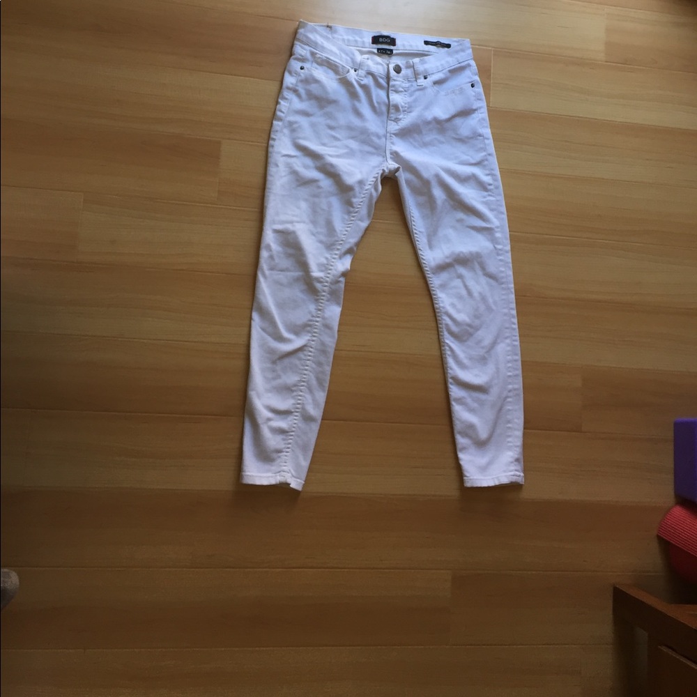 White skinny ankle jeans