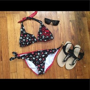 Black and red skull Billabong bikini