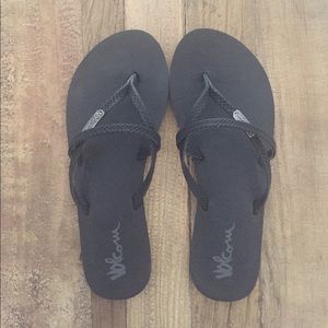 Black Volcom Flip Flop - Size 6