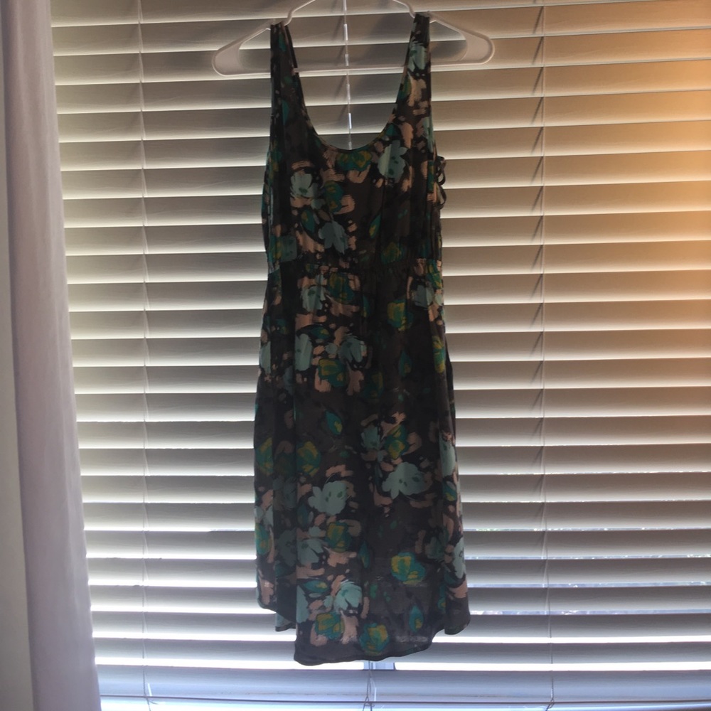 CUTE DRESS! - Picture 4 of 5