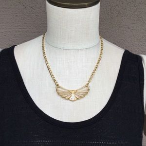 NWOT Gold Tone Wings with Rhinestones Center!