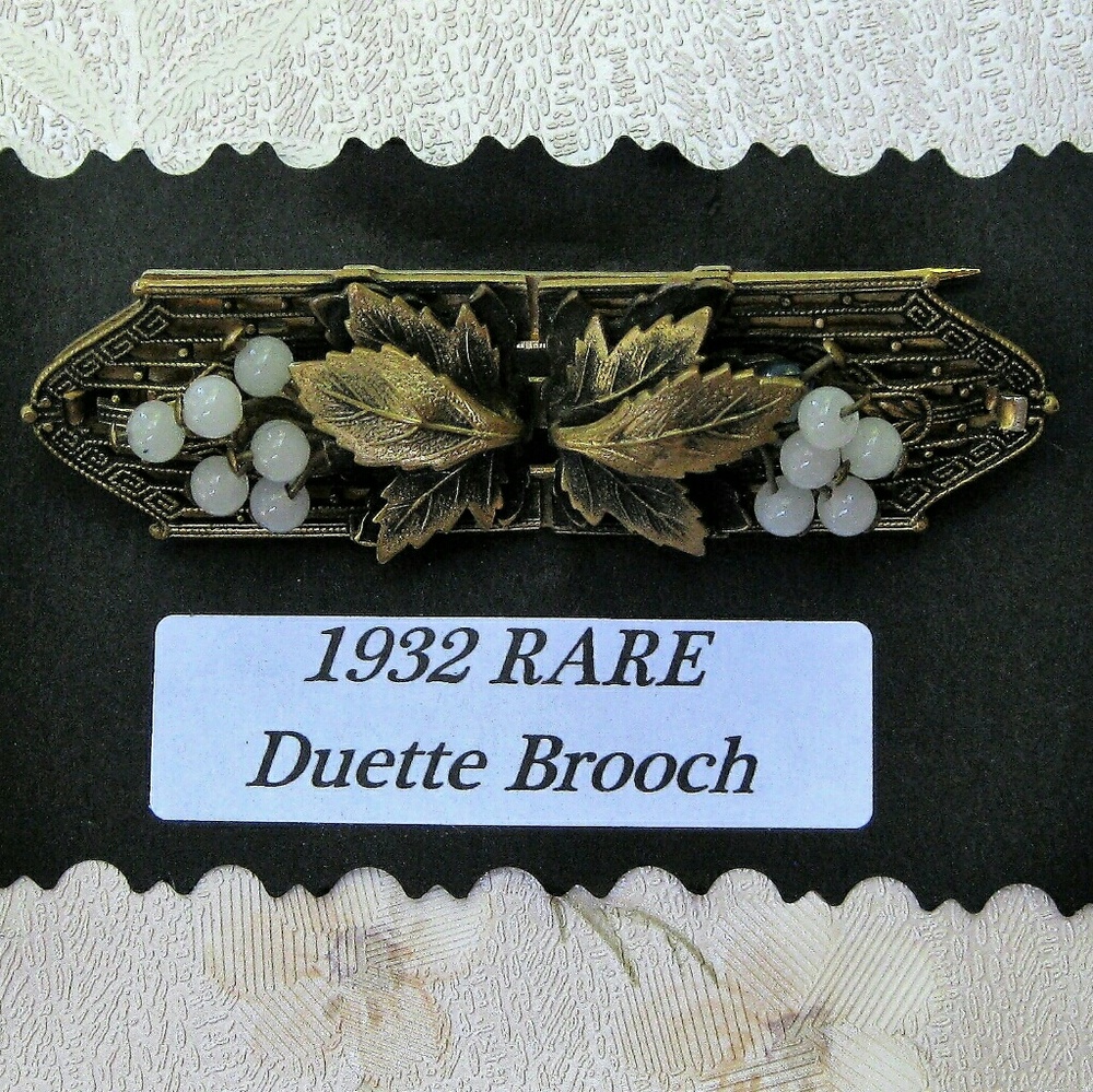 **HOST PICK** Vintage 1932 Gold Tone DUETTE