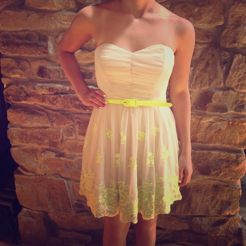 Strapless Sweetheart Neckline Dress with belt