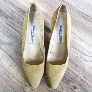 VINTAGE Manolo Blahnik Suede Pumps