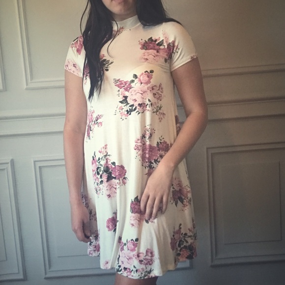 << Brighter Day Floral Pocket Dress >> - Picture 5 of 6