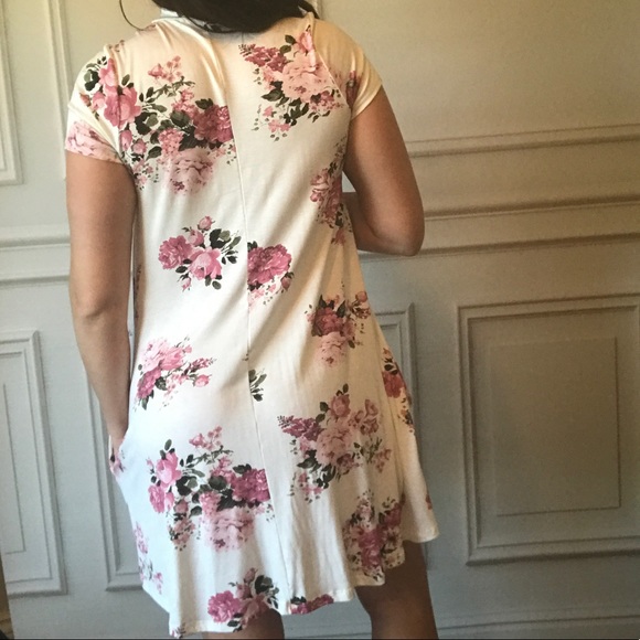 << Brighter Day Floral Pocket Dress >> - Picture 3 of 6