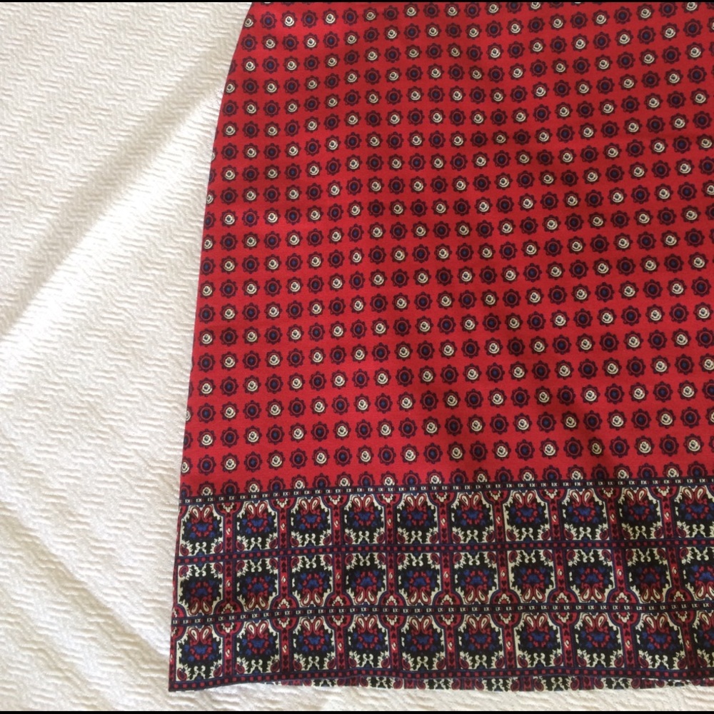 Red and navy A line skirt - Picture 2 of 2