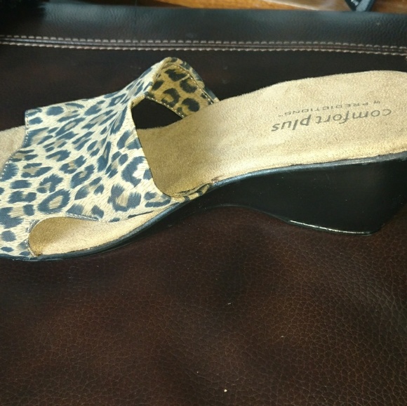 Sandals - Picture 1 of 1