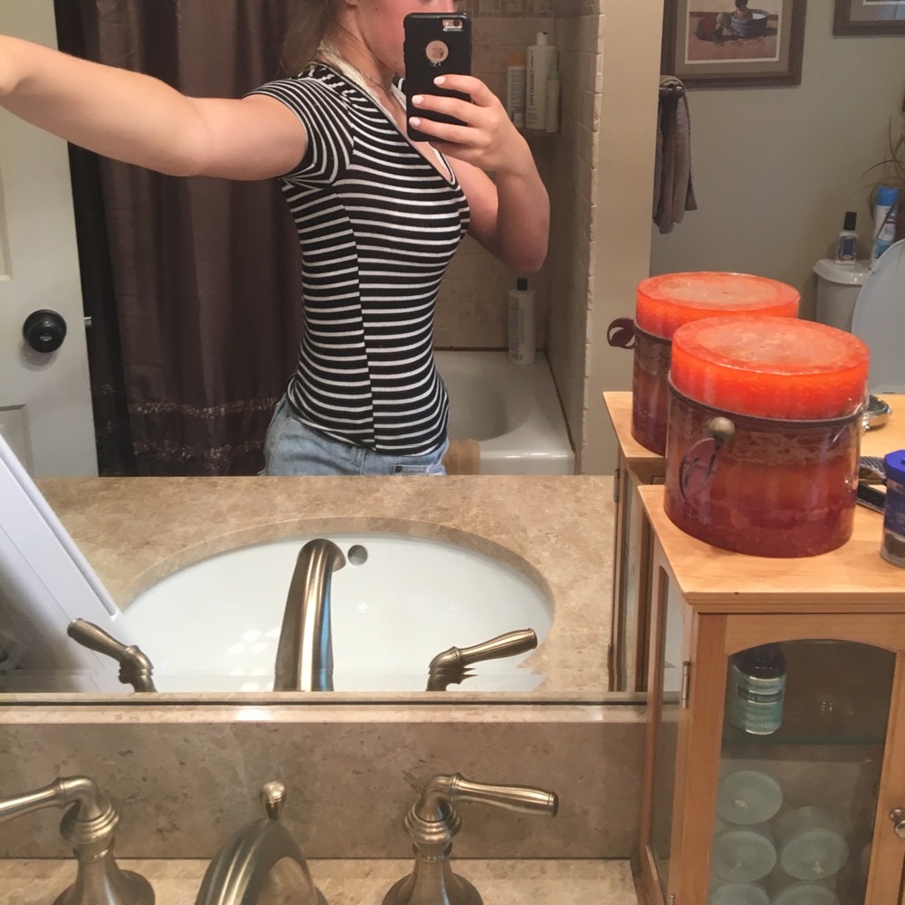 Striped Tee - Picture 2 of 3