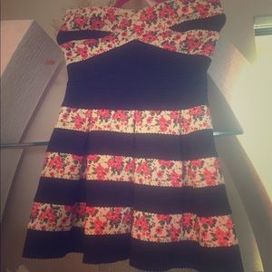 Beautiful party dress!