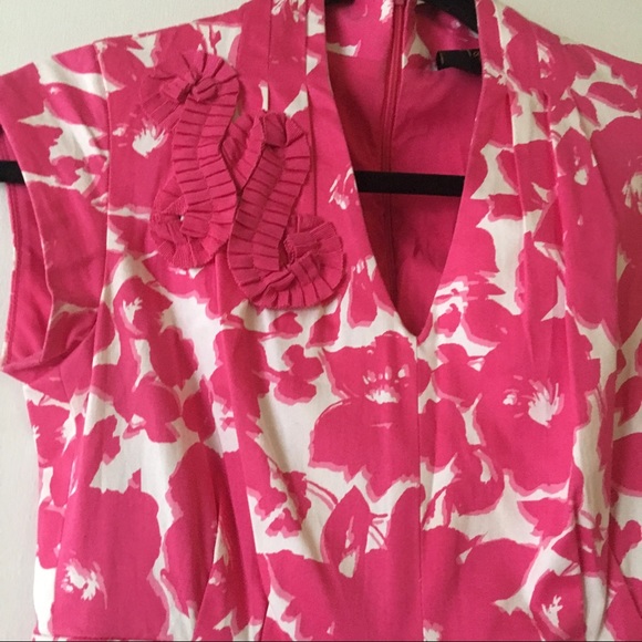 Pink floral dress with pockets - Picture 2 of 3