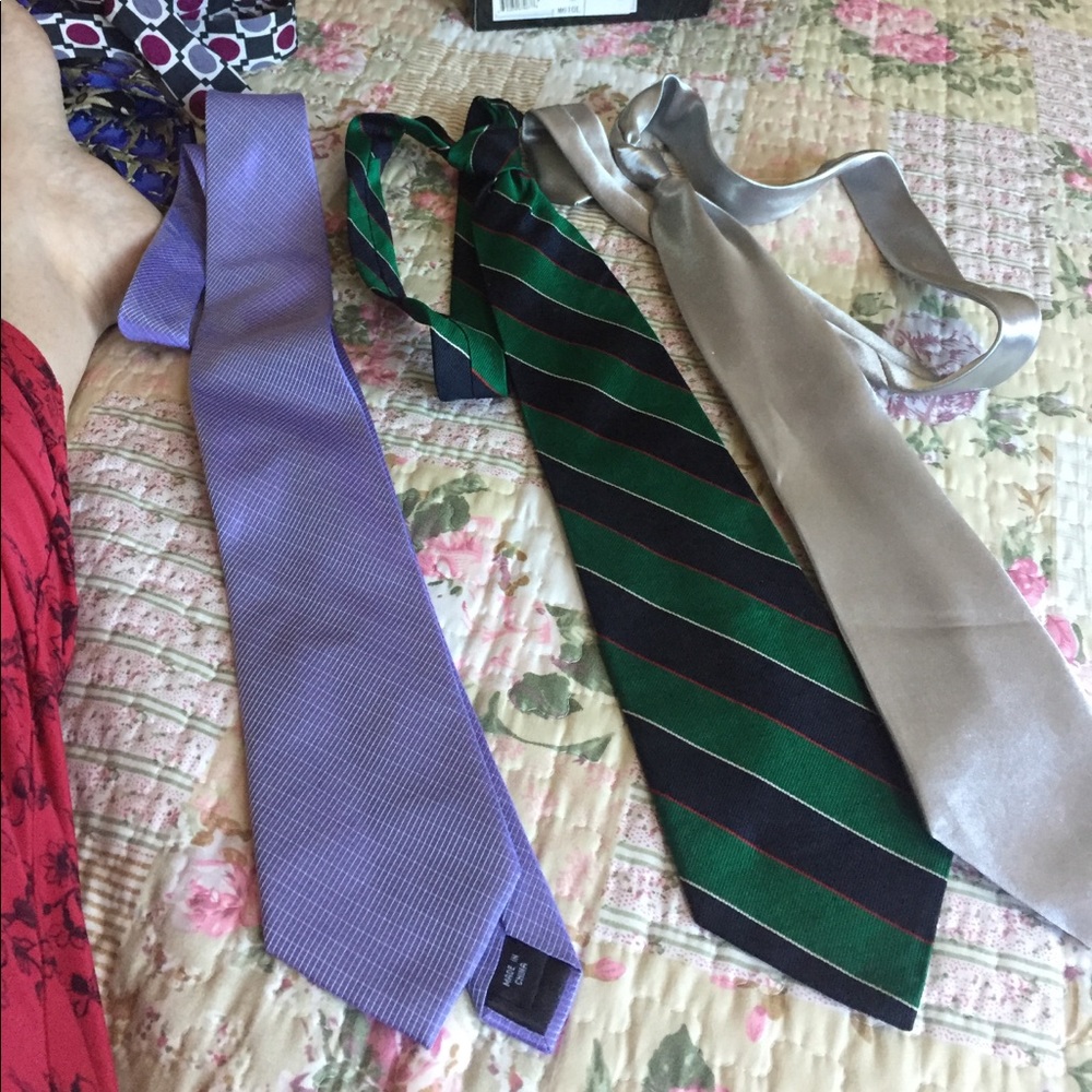 Bundle Beautiful ties .🌻🌻