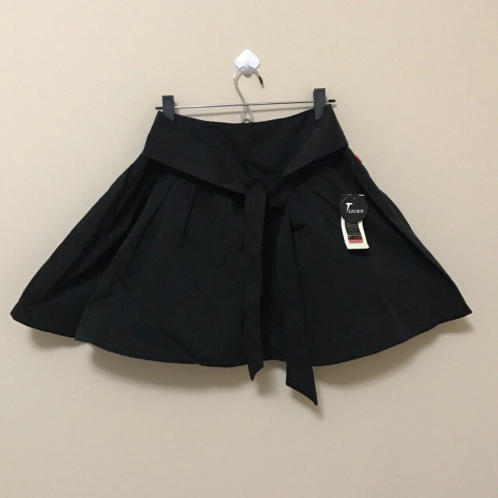 Black skirt