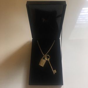 Victoria's Secret Necklace NWT