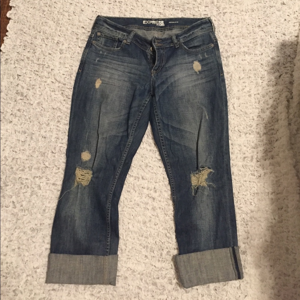 Jean Boyfriend Distressed Capris