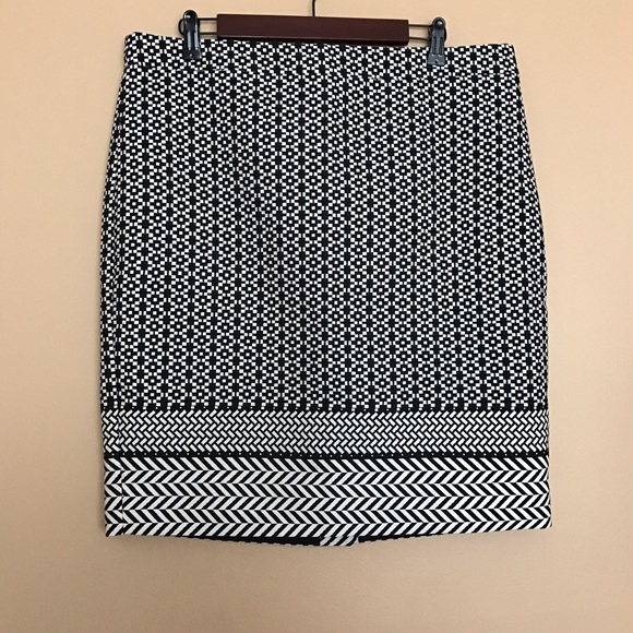 J. Crew Dresses & Skirts - J. Crew NWOT Black and white Pencil Skirt