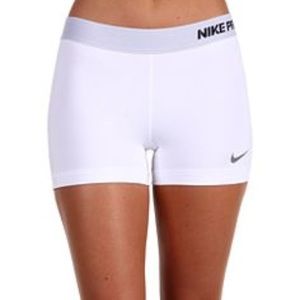 WHITE NIKE PROS‼️💭🗯