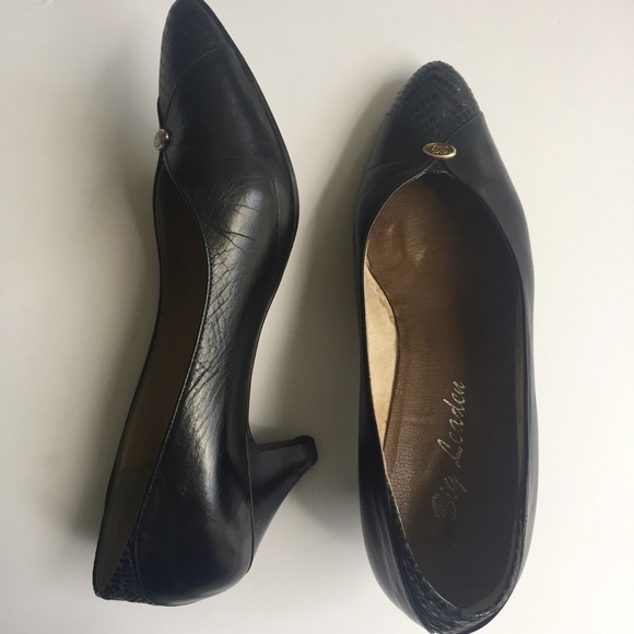 Made in Japan black leather kitten heels - Picture 3 of 5