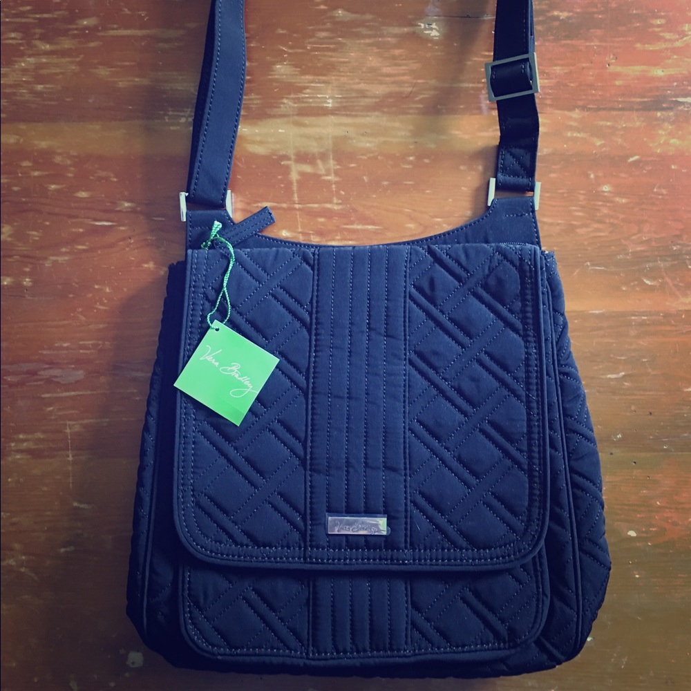 🖤NWT Vera Bradley Mailbag Classic Black🖤