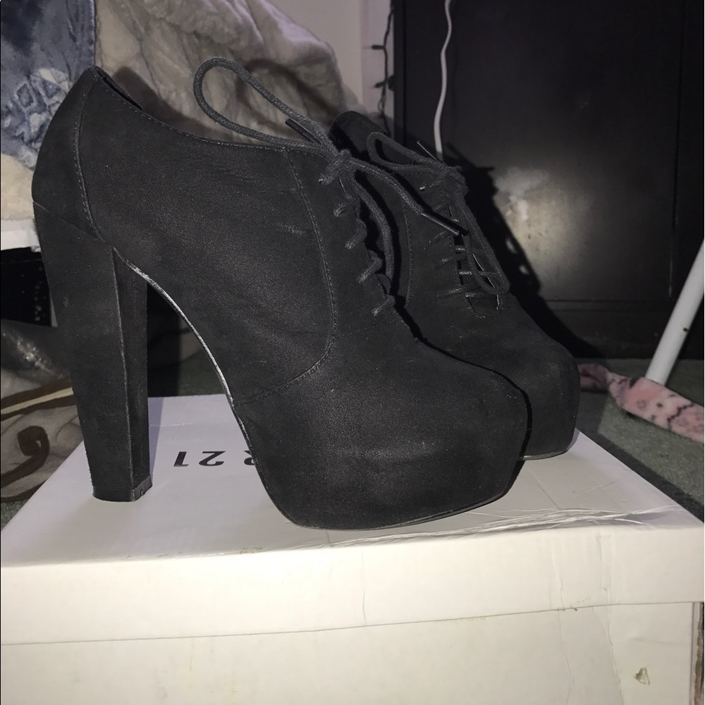 Black heeled ankle boots