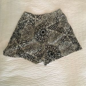 Black and white print shorts