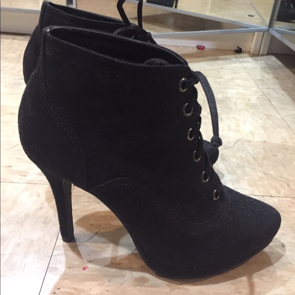 Pump booties