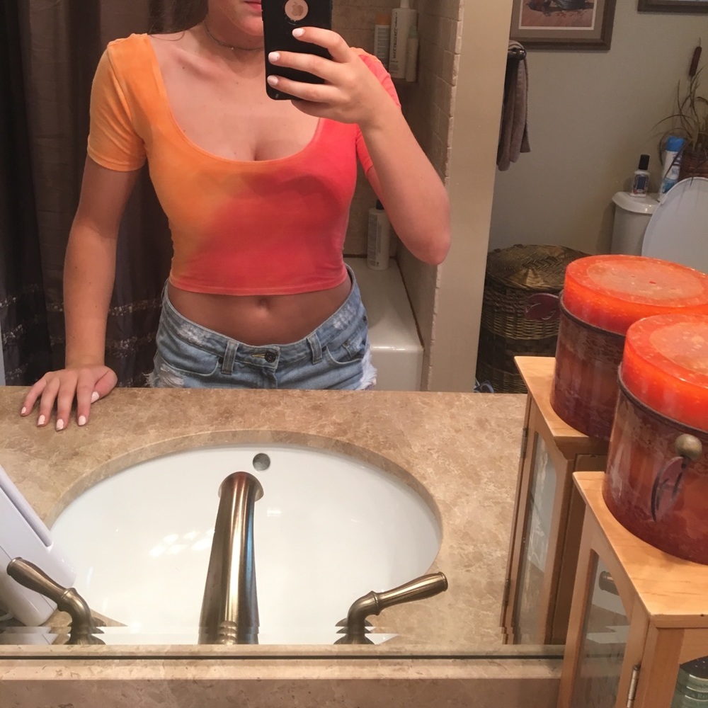 Ombré crop top