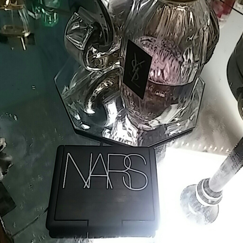 Nars Albatross Highlighter