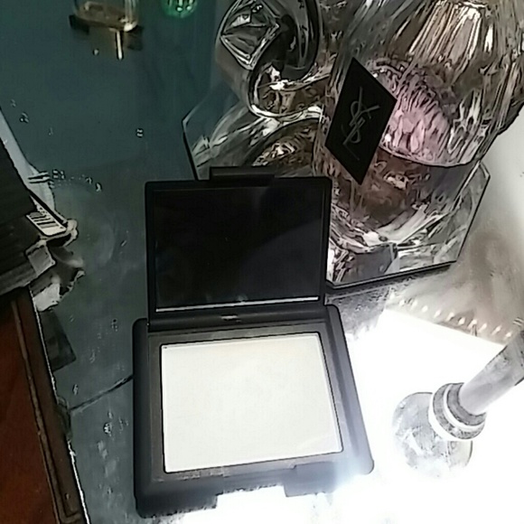 Nars Albatross Highlighter - Picture 2 of 2