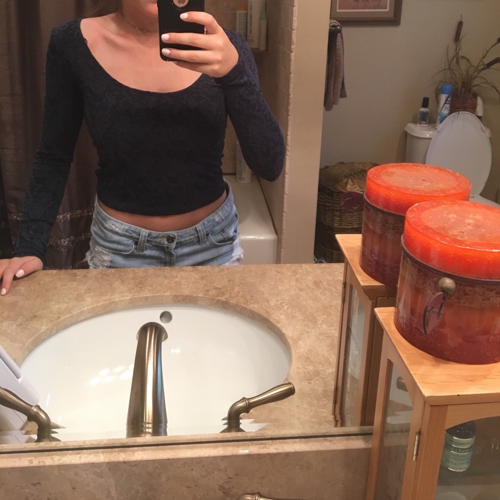 Long sleeve crop top
