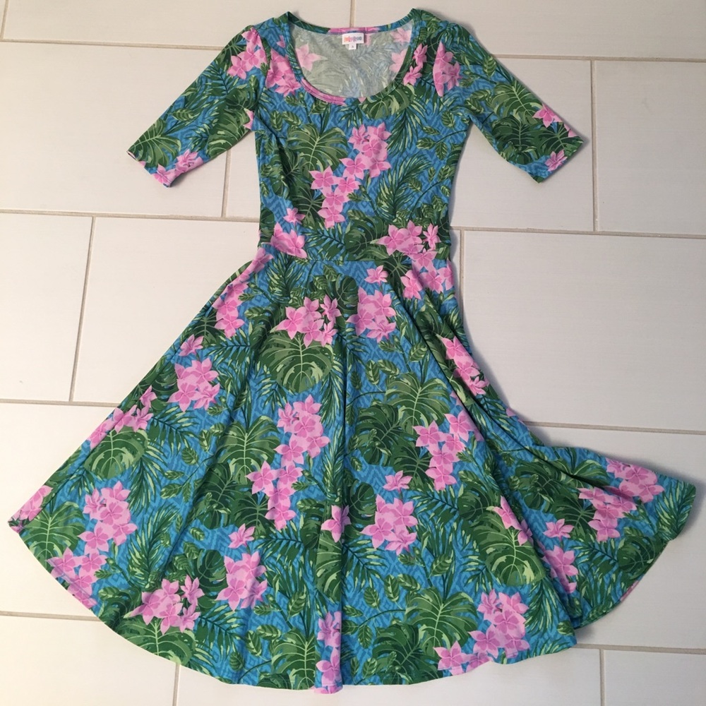 LuLaRoe Nicole dress size small