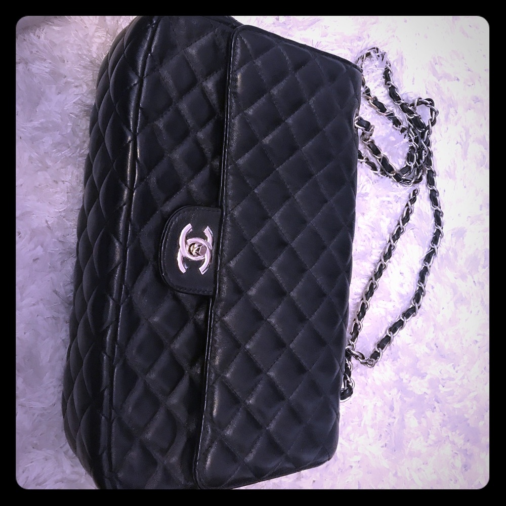 Beautiful black quilted bag NWOT OFFERS