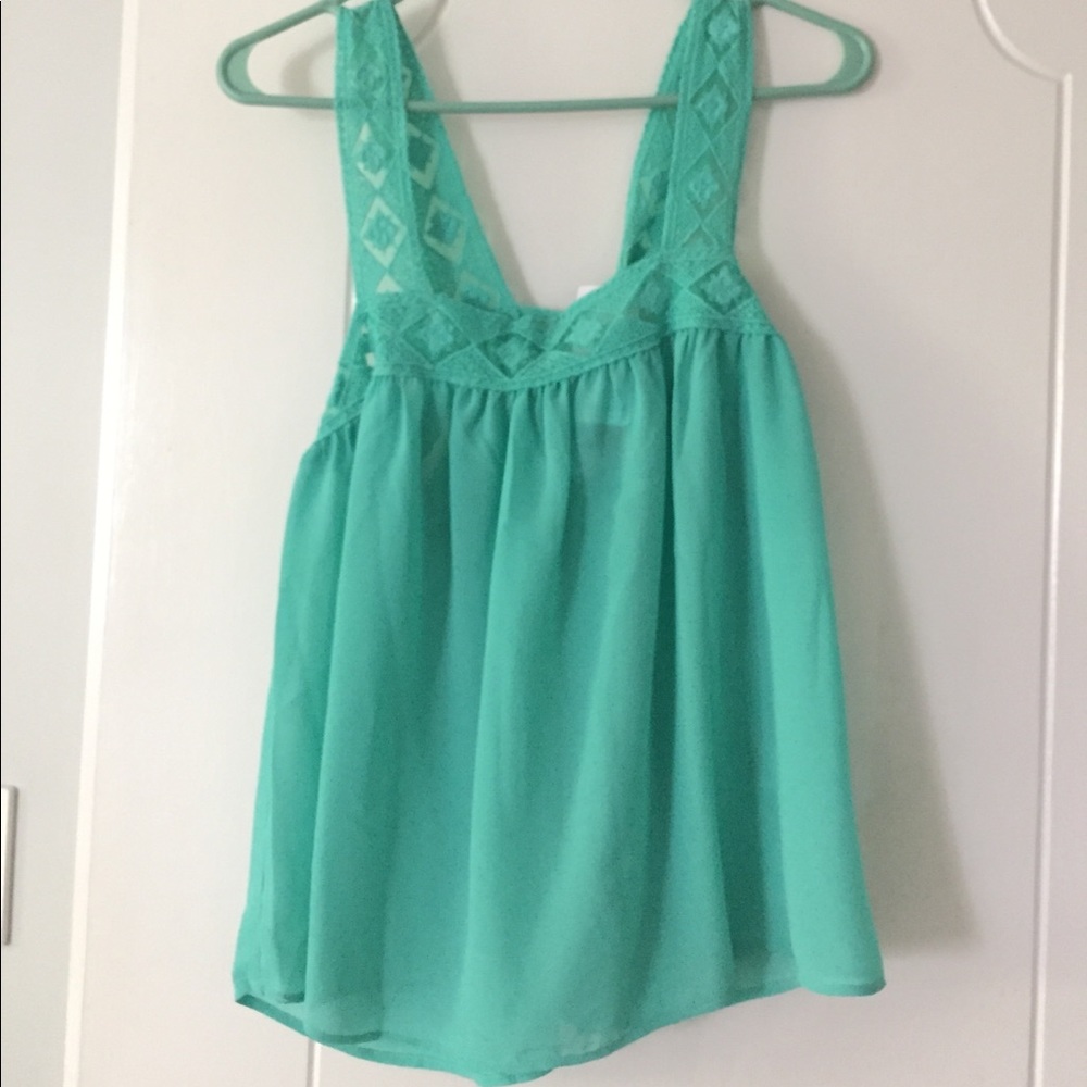 Boutique turquoise top!