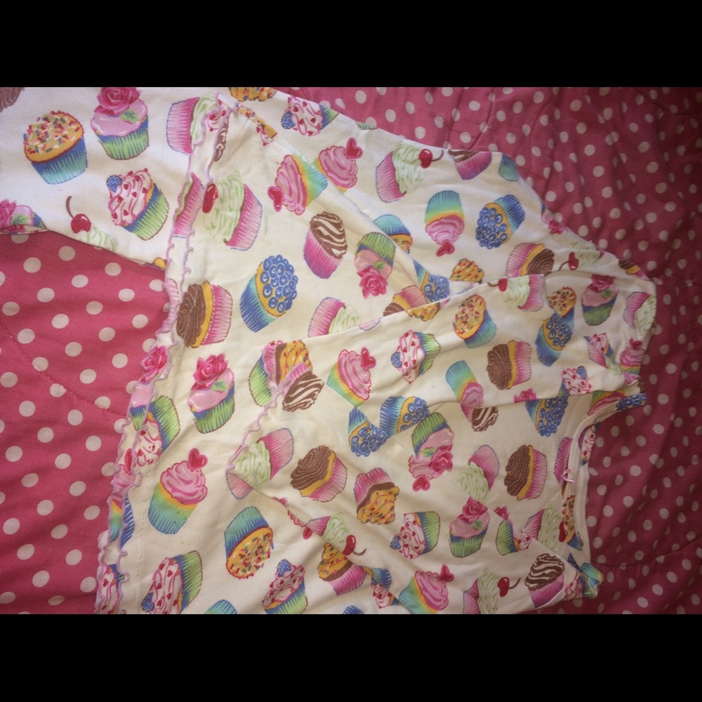 Young girls long sleeve cupcake pajamas