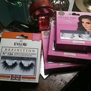 Bundle w/ 5 Packs of Lashes (Vegas Nay & Ardell)