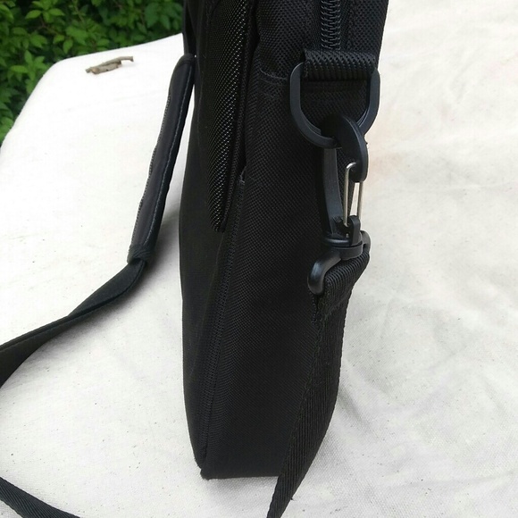 S-Solo Messenger Handbag - Picture 5 of 5