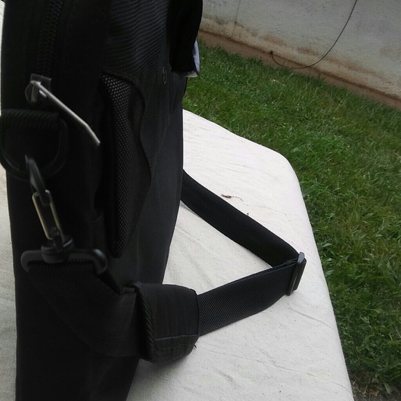 S-Solo Messenger Handbag - Picture 3 of 5