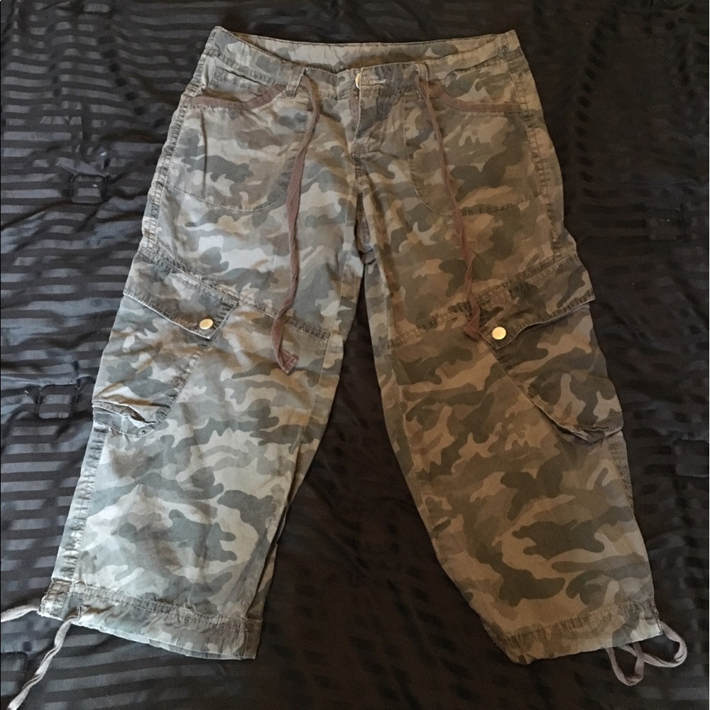 Camo Capris