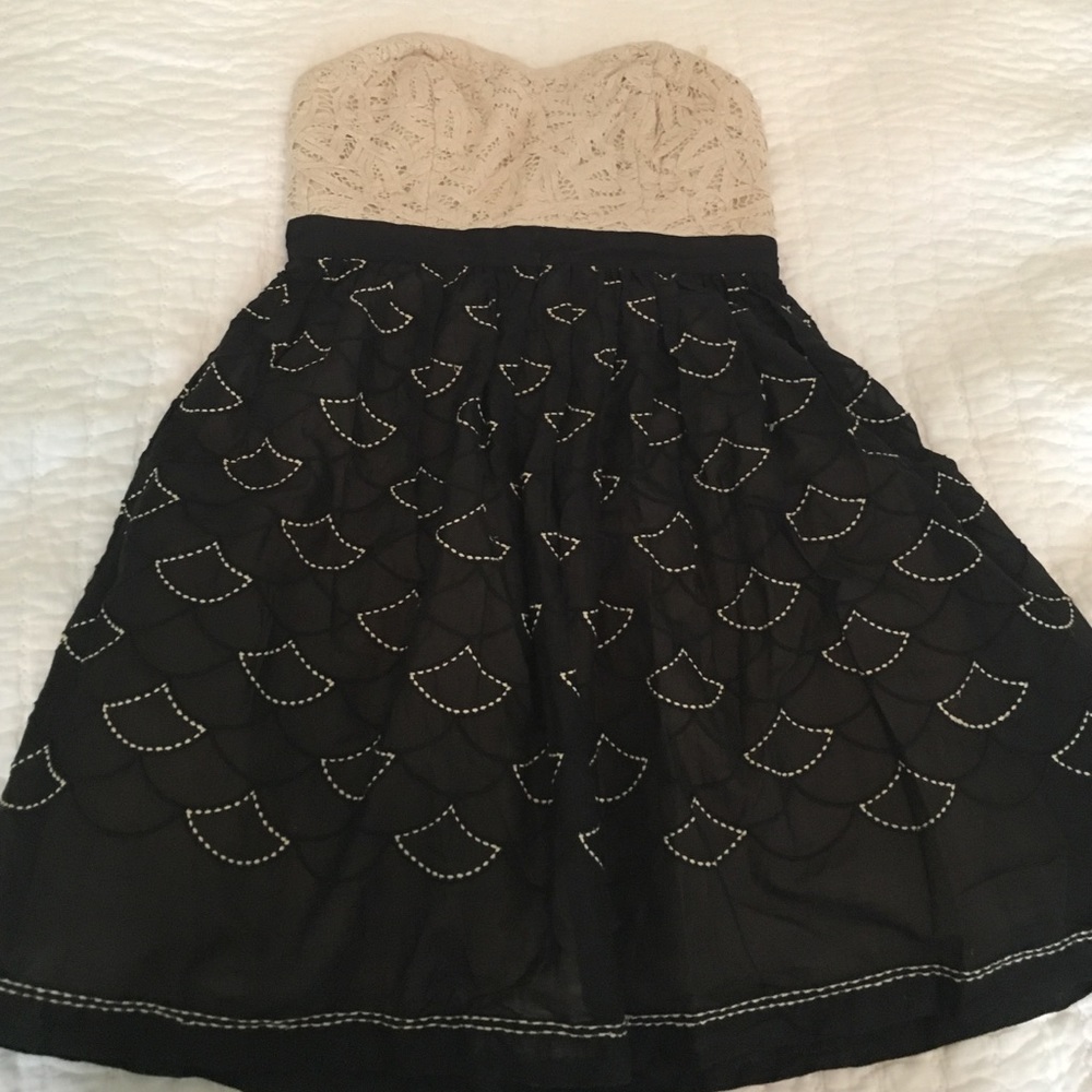 Strapless dress