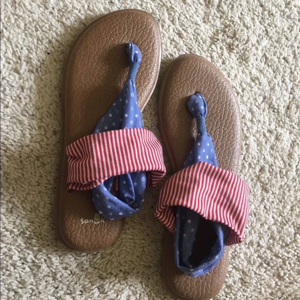 American flag inspired Sanuk sandals!