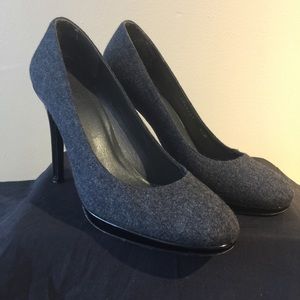 Classy Stuart Weitzman Gray Pumps