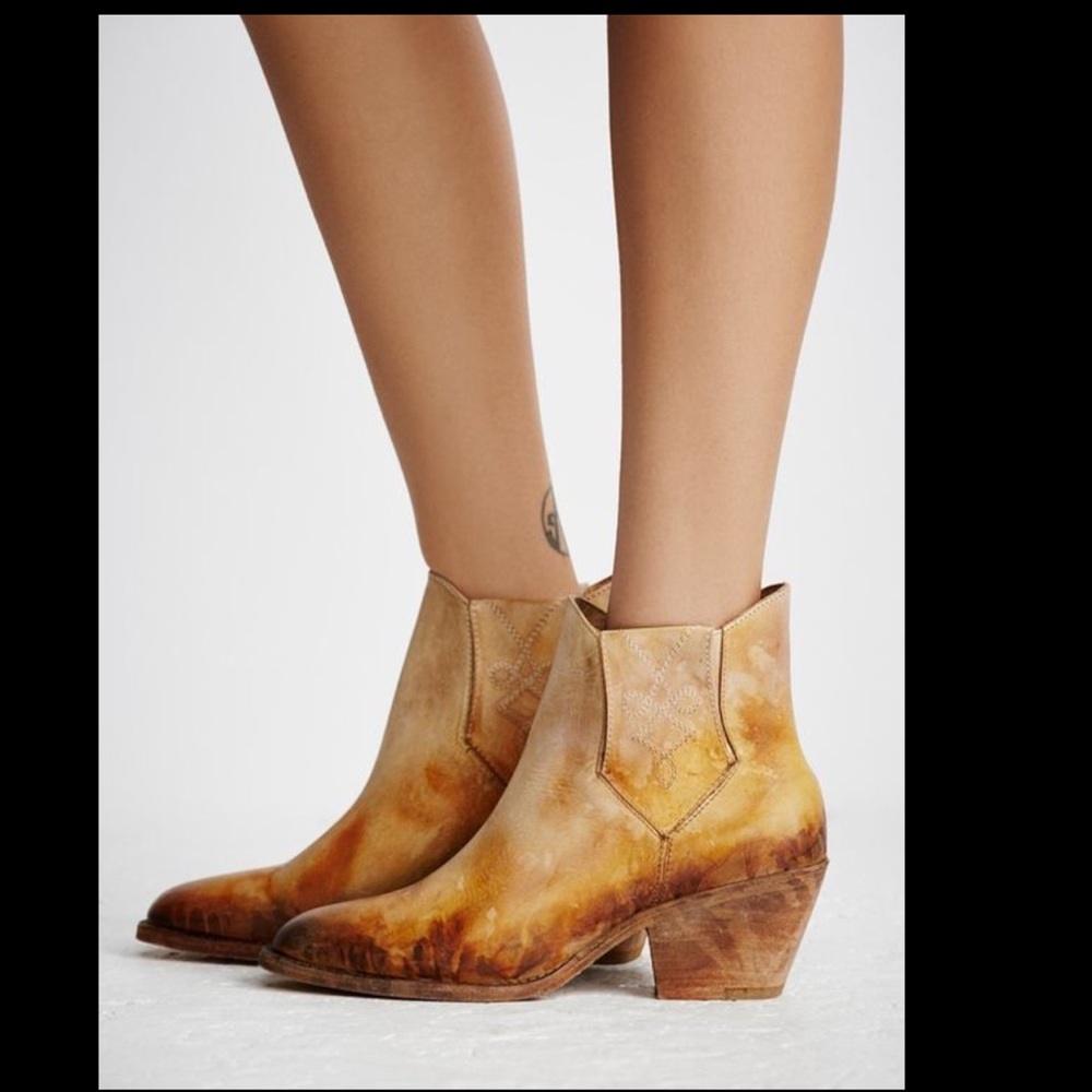 🔥🌟New Hot Farly Robin Free People colab boots🔥