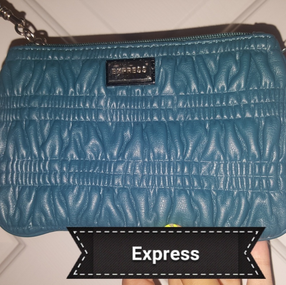 Express wristlet