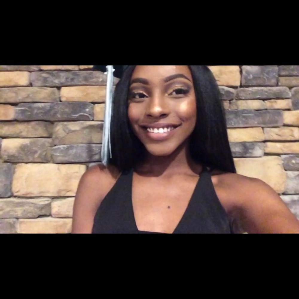 Meet your Posher, Zykia